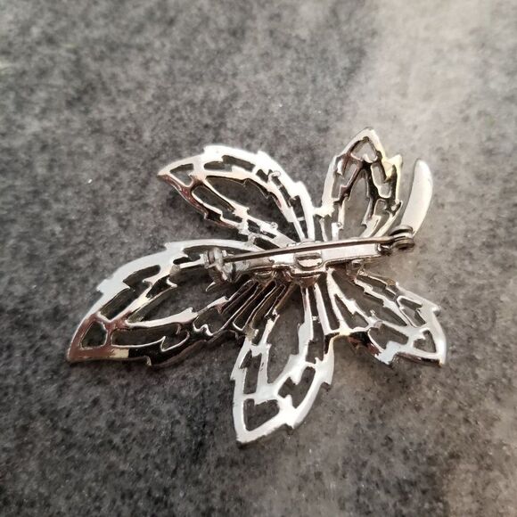 Vintage Silver Tone Filigree Mapel Leaf Brooch, Unisex Lapel Pin - Picture 3 of 5